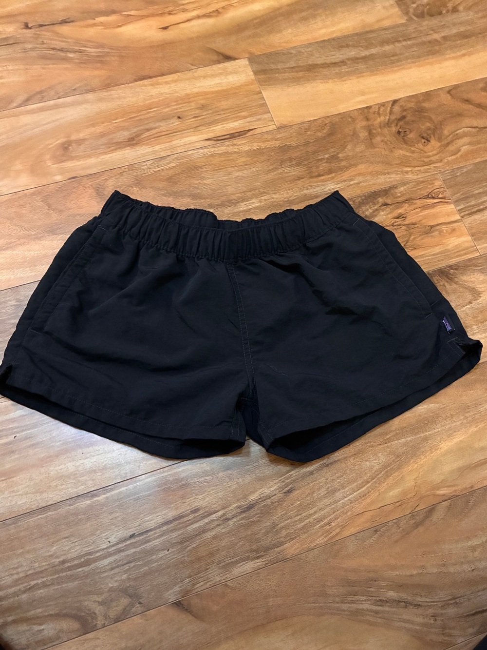 Patagonia Womenās Barely Baggies Shorts, black, 2.5ā inseam - size small